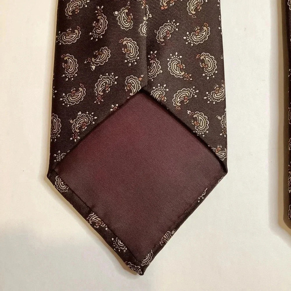 2/$30 VINTAGE Italian Brown Paisley Foulard Silk Tie - Picture 7 of 12